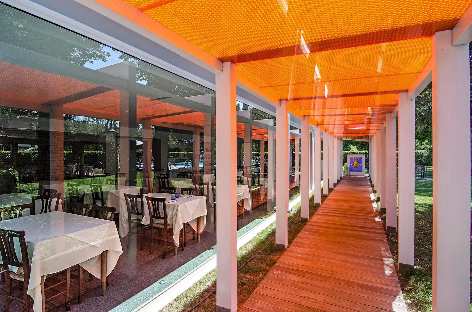 Hotel Hermitage Marina di Massa Exterior foto